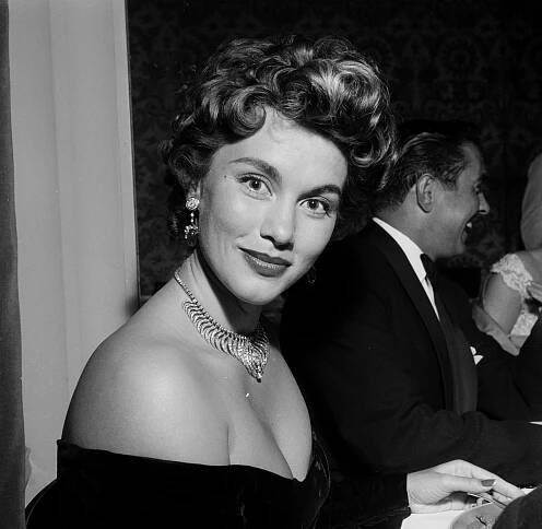 Linda Christian
