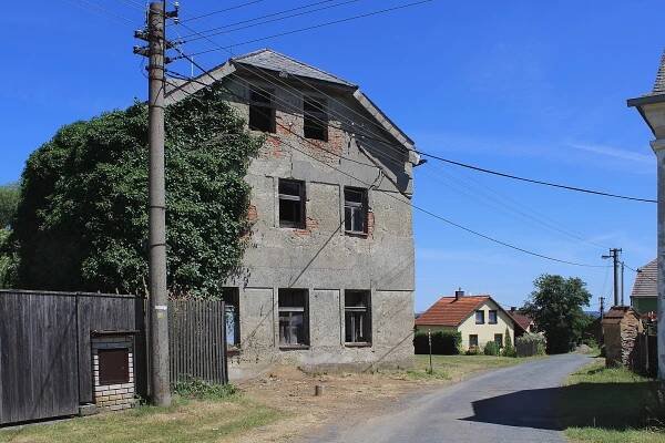 Soubor:Hvožďany, house No 6.jpg