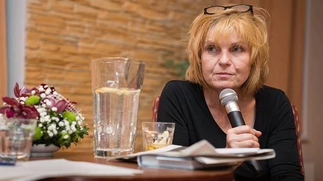 Novinářské ceny získaly Černá a Loudová z ČT či Procházková z Deníku N
