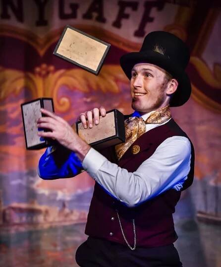 Photo Galleries - Dickens Fair