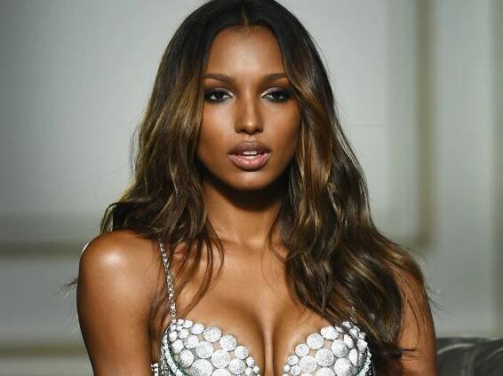 New Victoria's Secret Images Feature Model Jasmine Tookes With Visible Stretch Marks