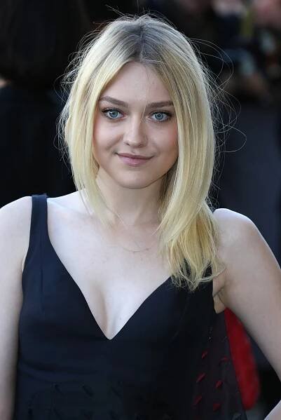 Nice wallpapers Dakota Fanning 1369x2048px