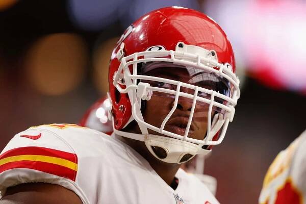 Orlando Brown Jr. NFL Player Kansas City Chiefs Wallpaper