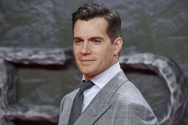 Zaklínač a smolař Henry Cavill: Ukradli mu velké role. Mohl být Bondem, upírem a nejen to