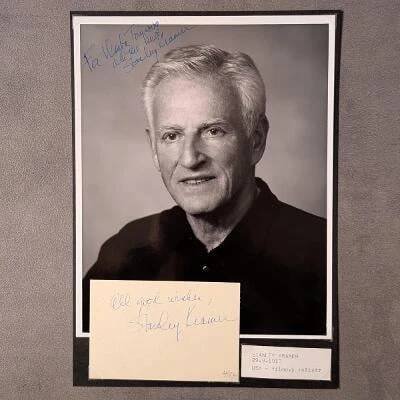 18. STANLEY KRAMER, REŽISÉR USA (*1913 †2001) PODP. FOTKA + PODPIS