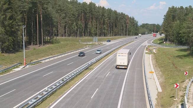 Dostavba D4 začíná. Místní ji vítají, kolem domů se jim teď valí tisíce aut