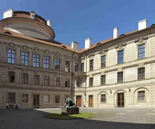 Šternberský palác zaplnili Staří mistři. Národní galerie otevřela novou stálou výstavu