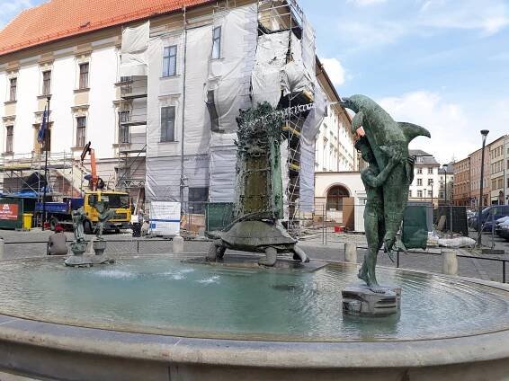 Arionova kašna byla po rekonstrukcích opět napuštěna - OLOMOUC.CZ
