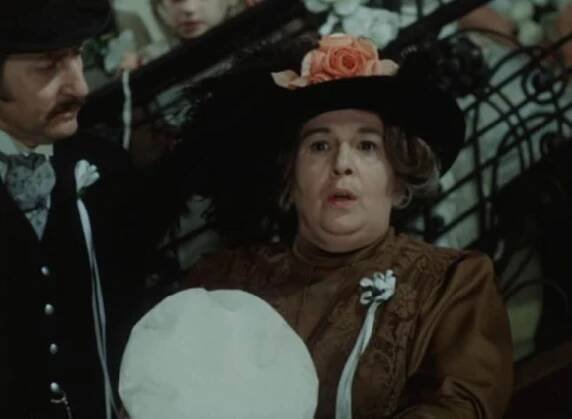 Lubomír Kostelka and Stella Zázvorková in Slamený klobouk (1972)