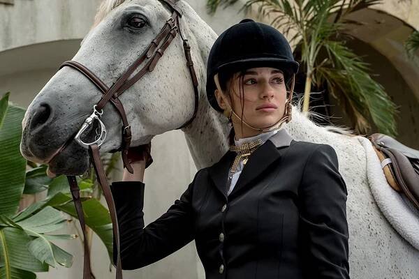 Gotham - Ti s maskami - Z filmu - Crystal Reed