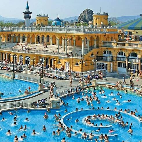 Lázně skoro zadarmo a poloprázdné centrum. Do Budapešti se turismus nevrátil, takhle levná už nebude