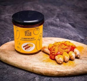 Levně Bavorské klobásky s curry omáčkou