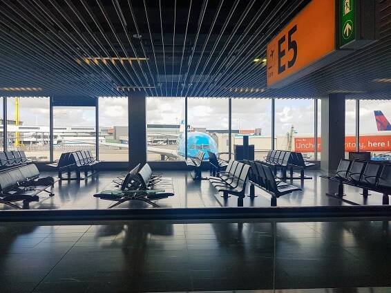 amsterdam departure lounge