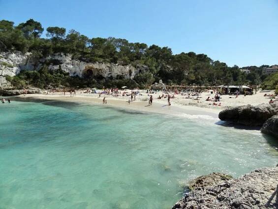 Horor na pláži na Mallorce: Z moře vytáhli svázaná těla