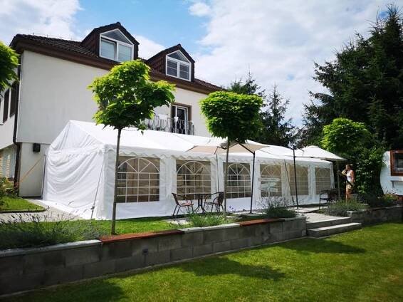 Pronájem party stanů a vybavení Jičín, Valdické Předměstí Pártystany Jičín • Firmy.cz