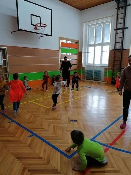 OBRAZEM: Čistecké děti si s trenérem vyzkoušely Školu v pohybu