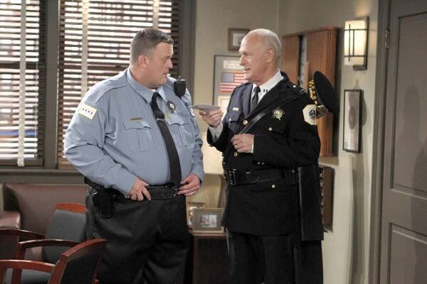 Mike a Molly - Mikeův šéf (S03E05) (2012)