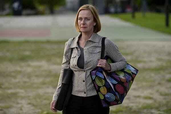Stíny v mlze - Samá voda (S02E06) (2024)