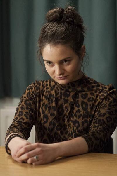 Pád - Po cestě pusté kráčejí - Z filmu - Aisling Franciosi