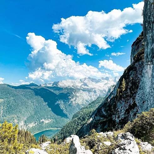 Výhledy na jezero Gosausee z feraty Intersport Donnerkogel Klettersteig, Solná komora, Salzkammergut, rakouské Alpy. Foto Jana Souralová