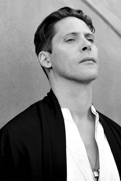 Neil Newbon