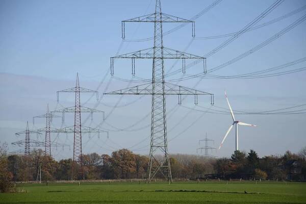 Studie navrhuje rozdělení německé energetiky, Češi by si připlatili