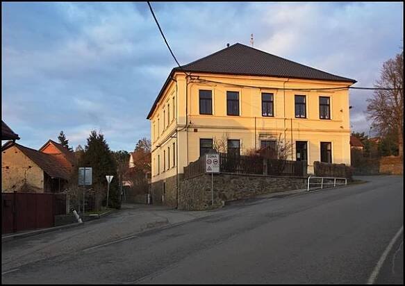 Krhanice - obecní úřad foto 3