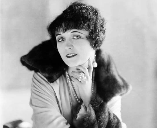 Pola Negri Facts