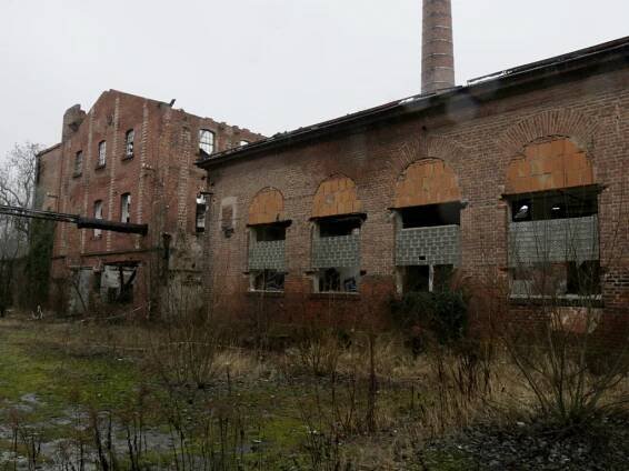Sbohem, koželužno. Stará fabrika jde k zemi