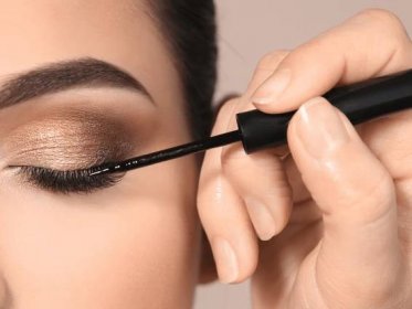 How to Create the Perfect Winged Eyeliner