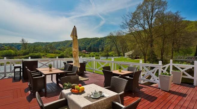 Terrace with a view to the river
