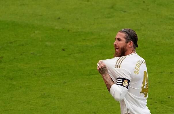 Real Madrid porazil po obratu Betis 3:2, z penalty rozhodl Ramos