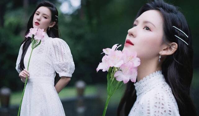 Zhang Yuxi prettier than AIwoman' 'dress' 'flowers' 'portrait.