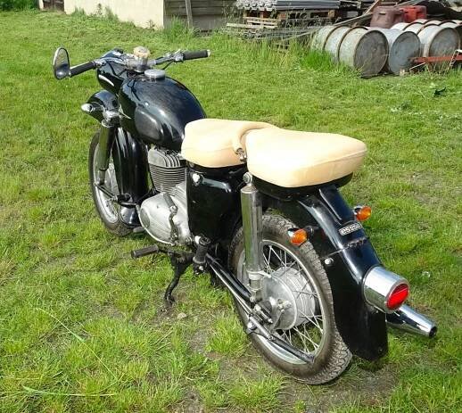 MZ ES 250/1 - Auta Socialismu
