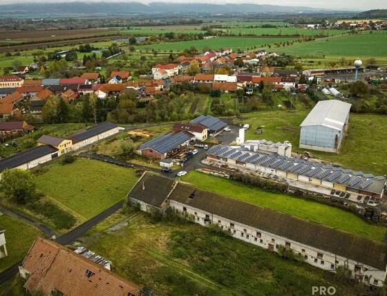 Prodej výrobně skladovacího areálu v obci Radslavice.