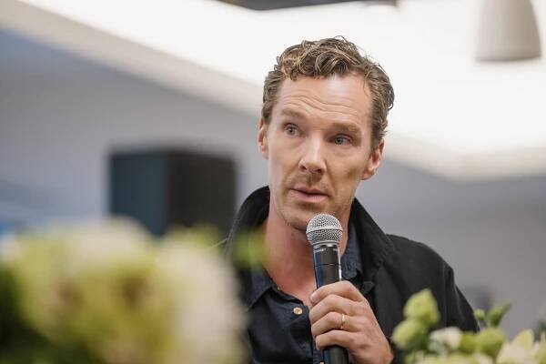 ⁠⁠„Nejsem Brad ani Leo,“ tvrdí Benedict Cumberbatch – a přidává ostré vyjádření. Proč herce netěší, když z...
