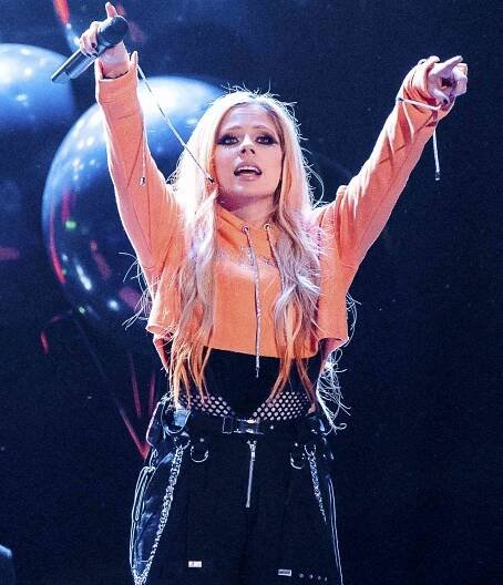 Singer Avril Lavigne performs live on stage at Espaco Unimed on September 7, 2022 in Sao Paulo, Brazil.