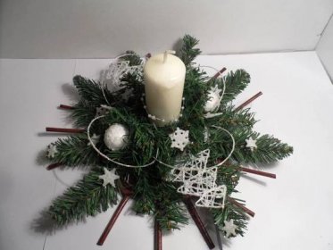 vánoční svícen Christmas Wreaths, Holiday Decor, Home Decor, Holiday ...