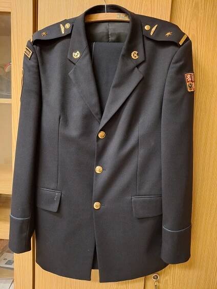 Prodám uniformu PS I. Výška postavy 175 cm, váha 75 kg. Nošená...
