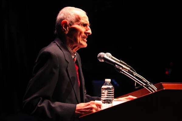 Doktor Smrt Jack Kevorkian: Asistované sebevraždy prováděl v bytě, autě i kempu