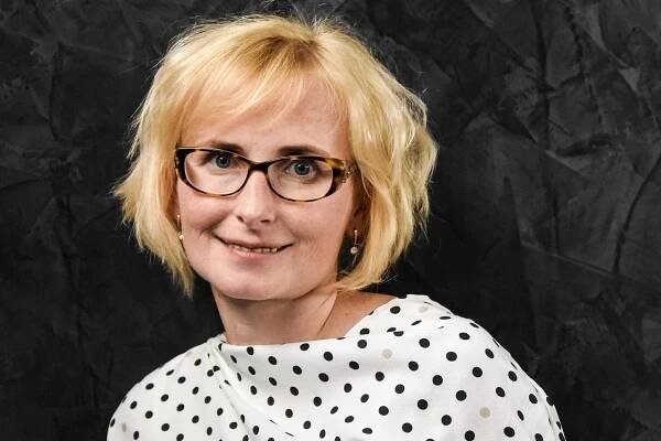 Kateřina Konečná zamlada v lehce drzé a vyzývavé póze baví síť: Takhle vypadala, než ji znala celá země