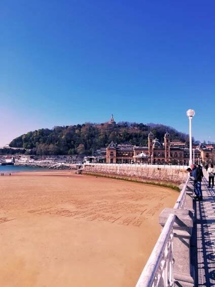 paseo-playa-la-concha
