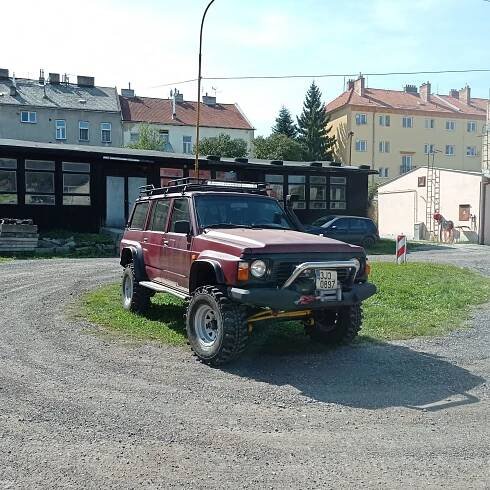 Bazar: prodej Nissan Patrol SUV GR y60 85kW manuál, ojeté, nafta, rok 1990, barva hnědá - Portál řidiče