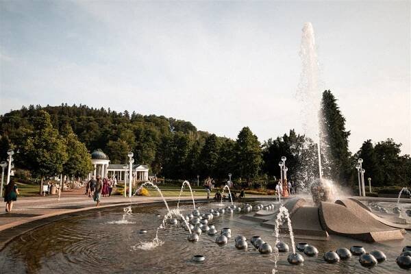 Ubytování v FESTIVAL VÍNA MARIÁNSKÉ LÁZNĚ 2025, SPA HOTEL DĚVÍN - Cestovní kancelář ATIS a.s.
