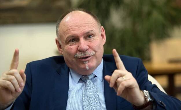 Hejtman Okleštěk se křesla poslance nevzdává. Vyčká