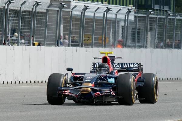 BOSS GP Brno, aneb F1 Toro Rosso STR3-04 s kterou Vettel nestartoval
