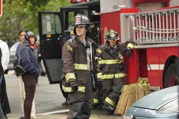 Chicago Fire - Ostré lokty - Z filmu - Steven R. McQueen