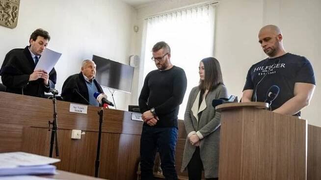 Bývalý policista a hvězda seriálu Policie v akci odešel od soudu bez trestu. Kriticky to okomentoval Šándor