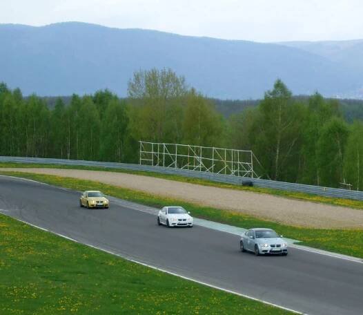 DVOUDENNÍ KURZ SPORTOVNÍ JÍZDY AUTODROM MOST (27. – 28. 4. 2010) - Klub sportovních aut
