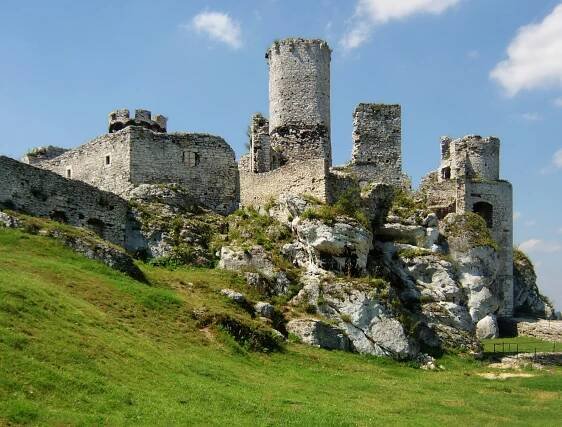 Soubor:Ogrodzieniec-Zamek-Tamerlan.jpg – Wikipedie